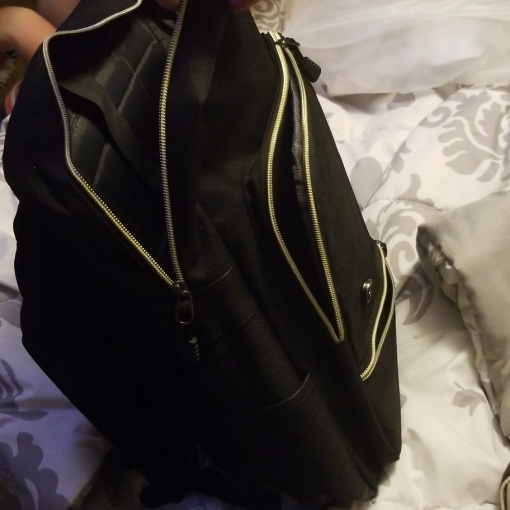 Backpack - Picture 4 of 6